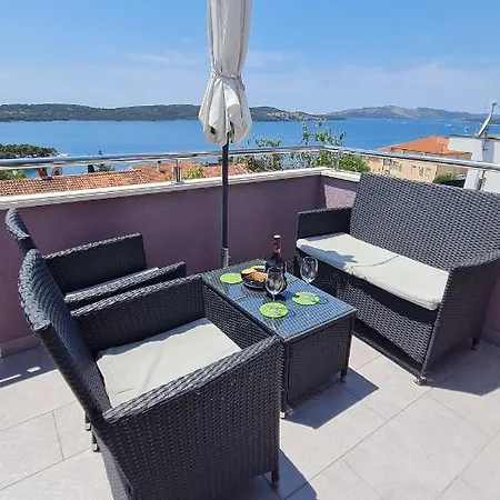 Apartmani Ferdi Trogir Exterior photo