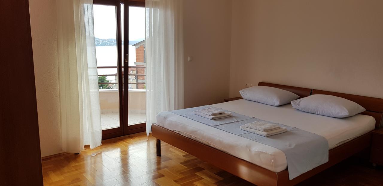 Apartmani Ferdi *